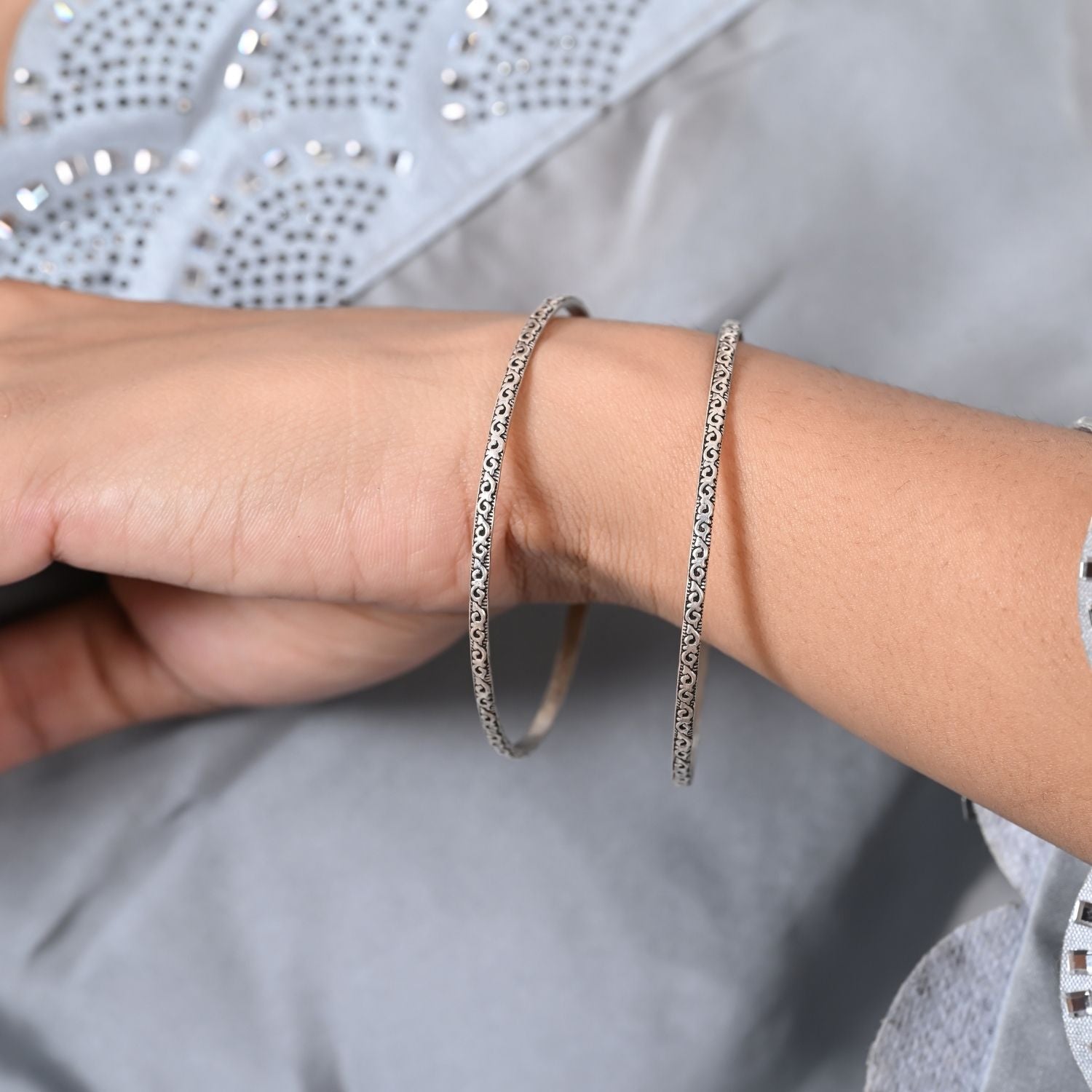 Silver Scallop-Edge Classic Bangles