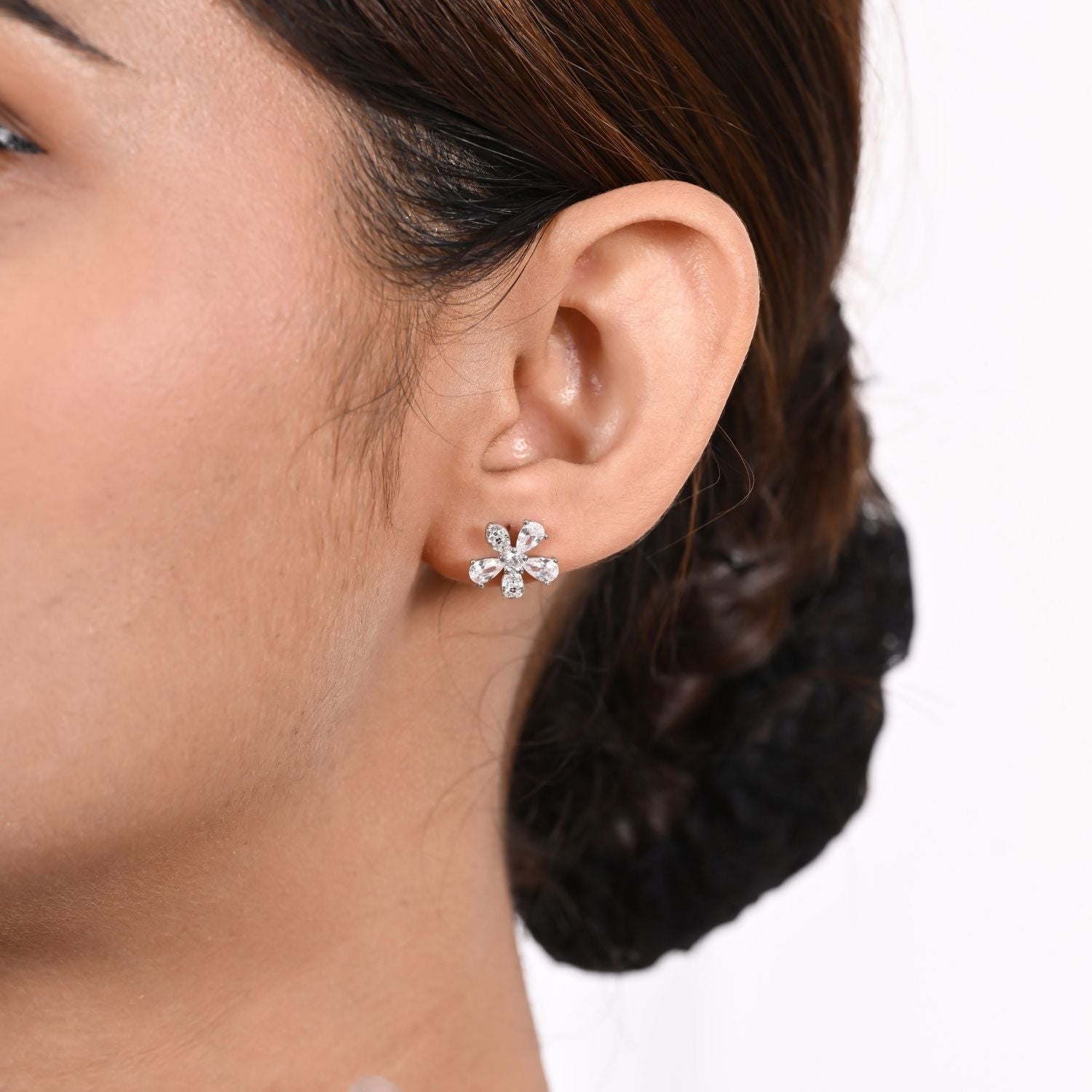 Floral crystal pendant and earring set