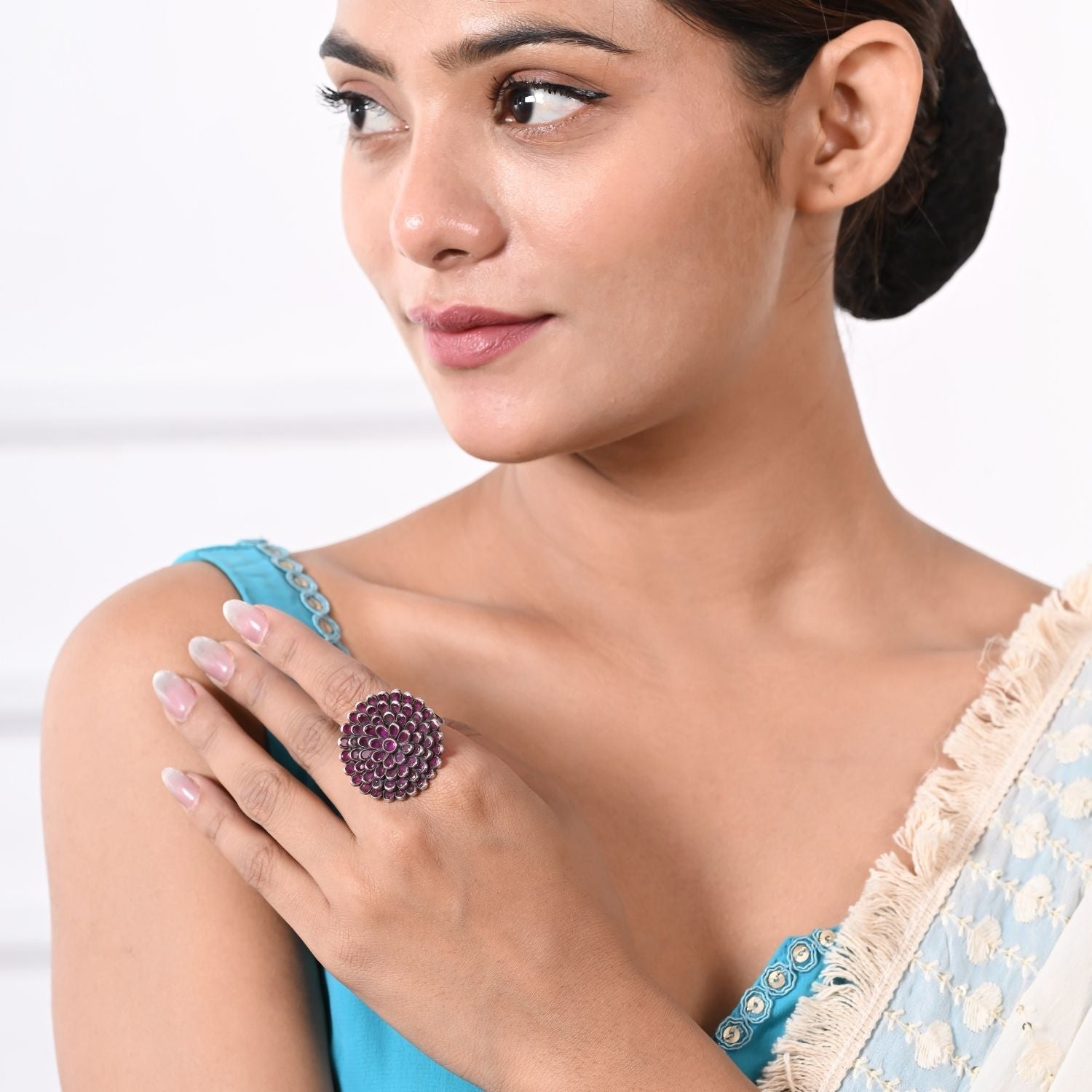 Sunburst textured disc ring