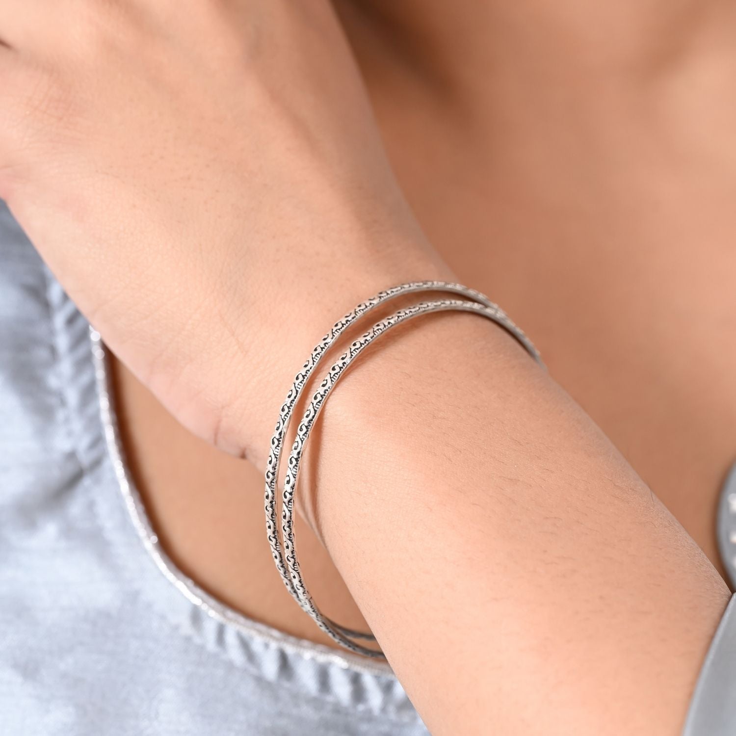 Silver Scallop-Edge Classic Bangles