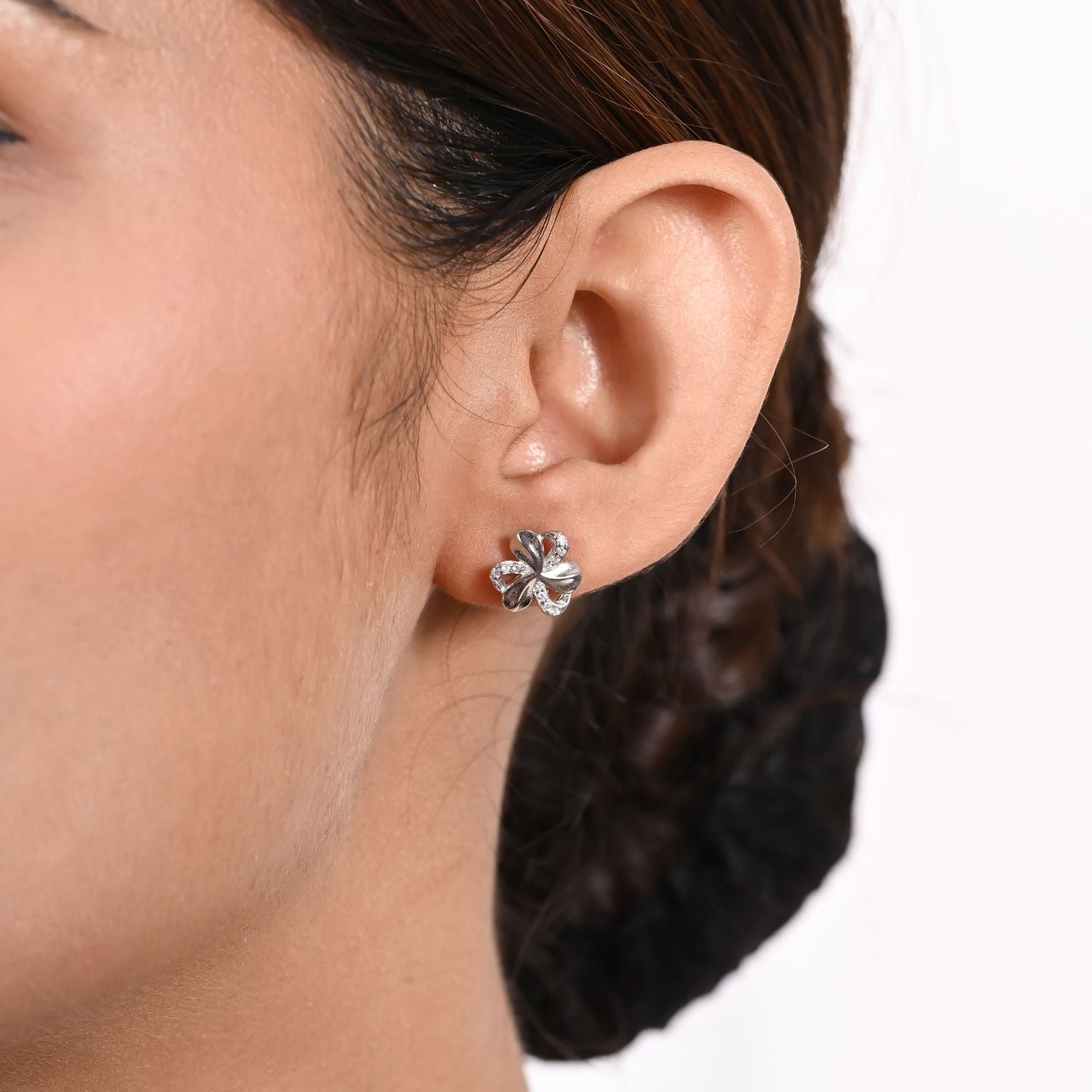 Four-leaf clover pendant and stud earring set