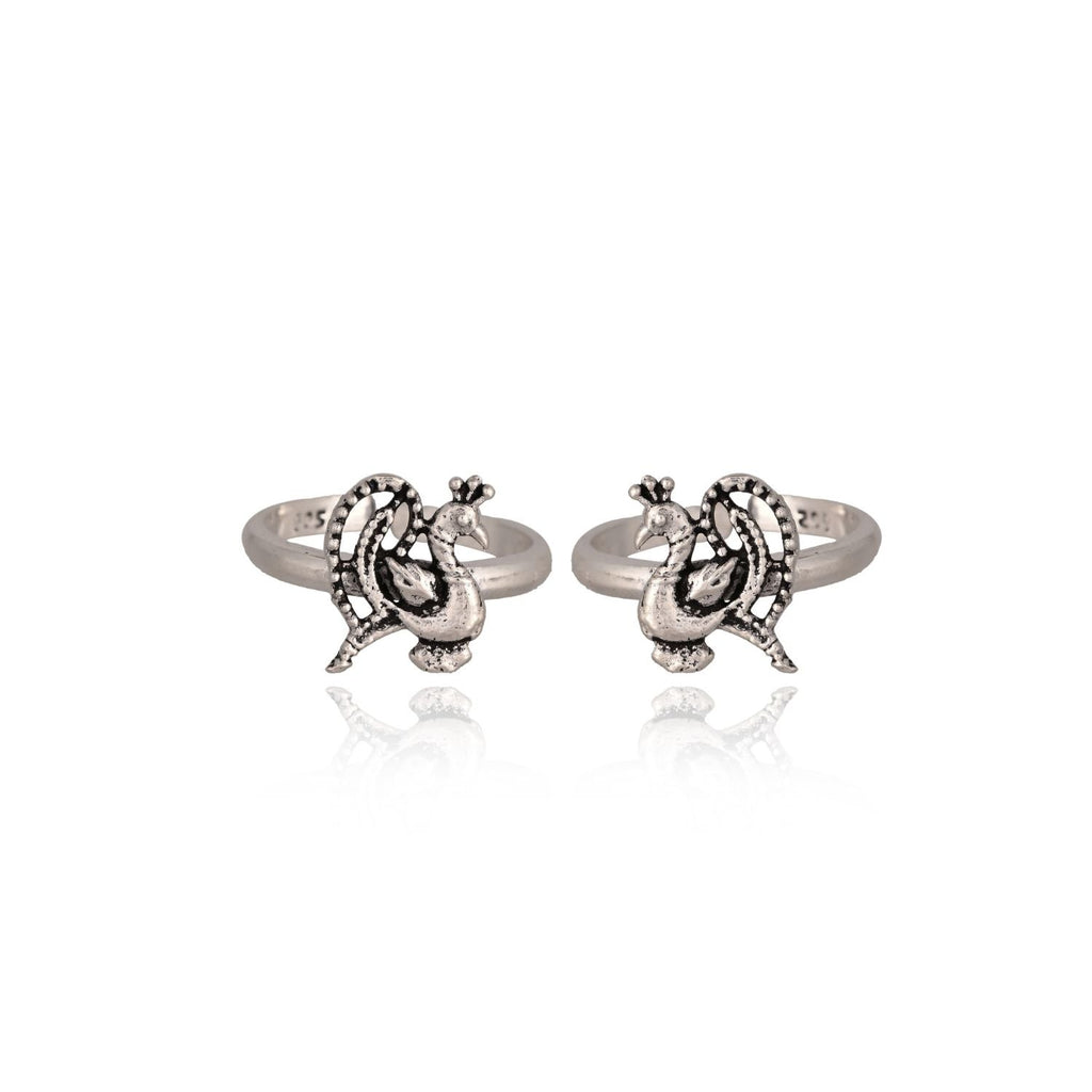 Peacock-motif oxidized toe ring