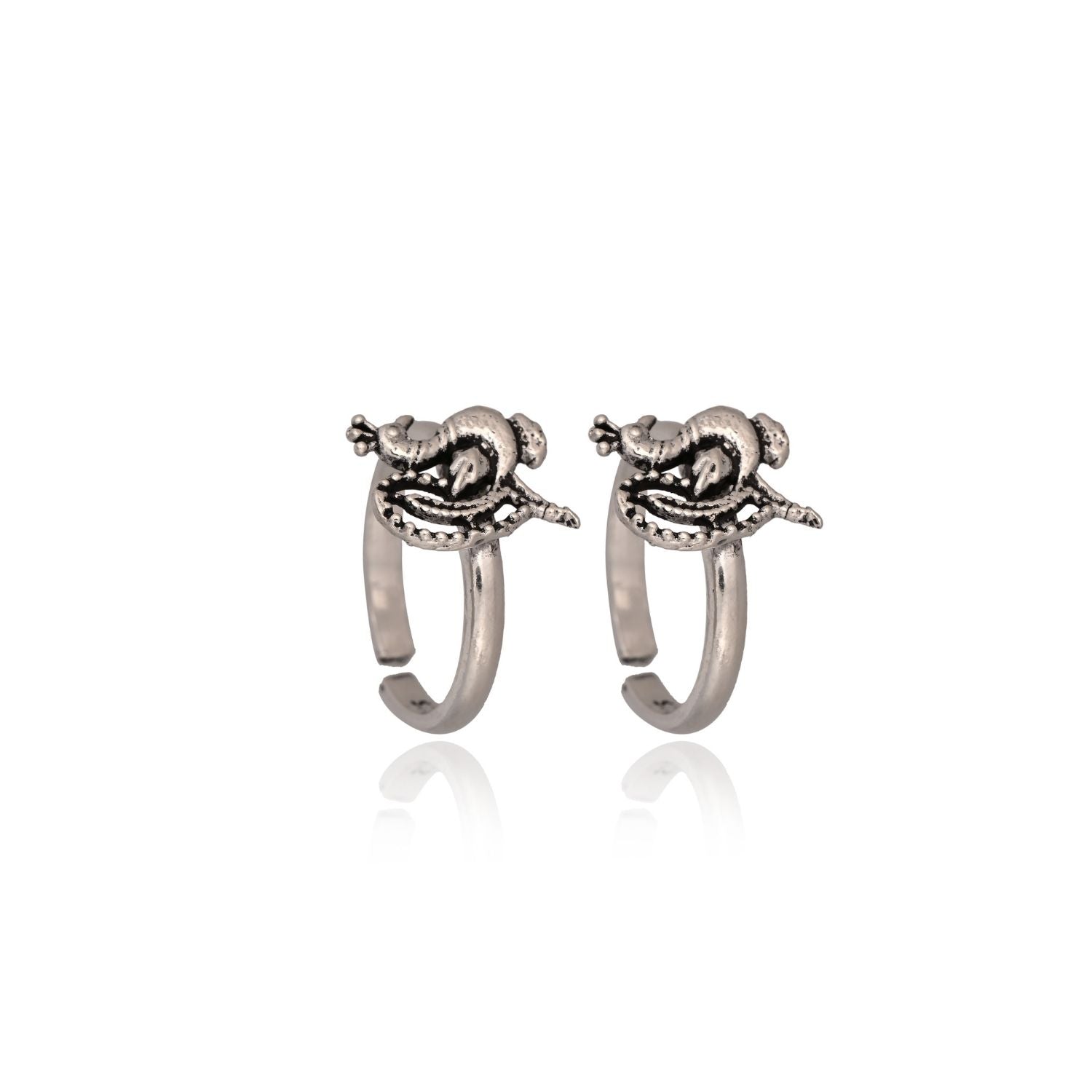 Peacock-motif oxidized toe ring