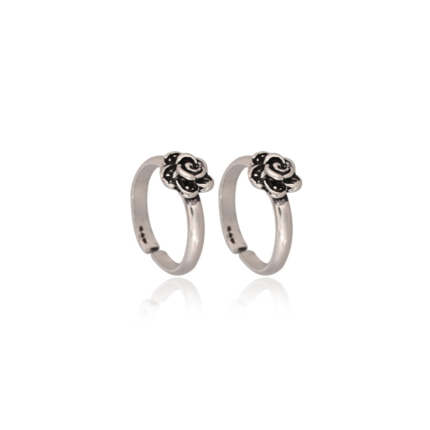 Floral oxidized toe ring